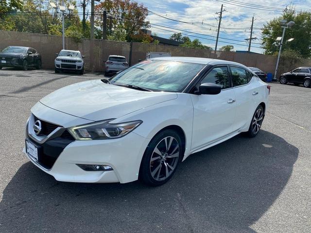 Photo of 2017 White Nissan Maxima