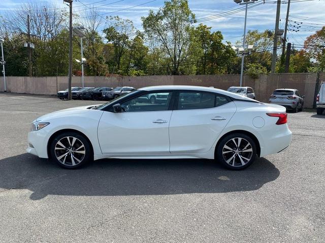 Photo of 2017 White Nissan Maxima