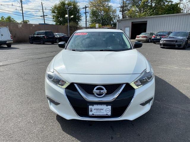 Photo of 2017 White Nissan Maxima