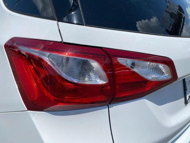Photo of 2019 Summit White Chevrolet Equinox