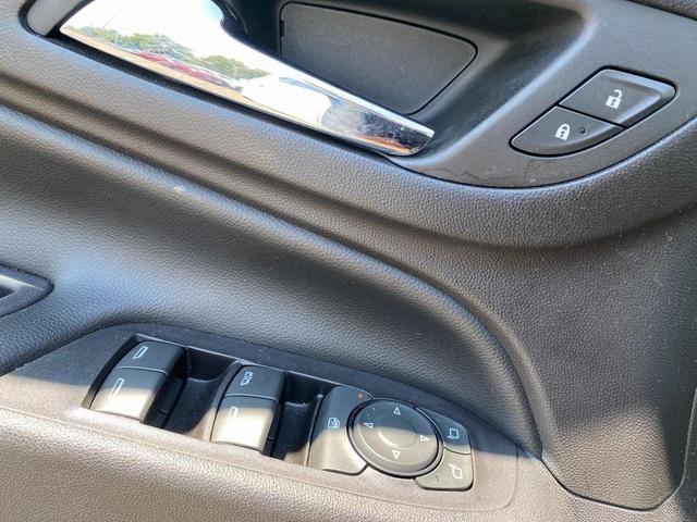 Photo of 2019 Summit White Chevrolet Equinox