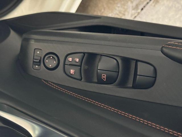 Photo of 2022 White Nissan Altima