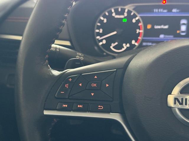 Photo of 2022 White Nissan Altima