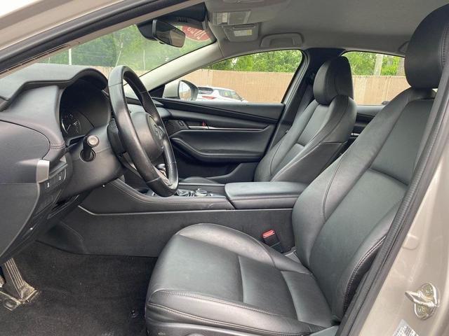Photo of 2023 Platinum Quartz Metallic Mazda Mazda3