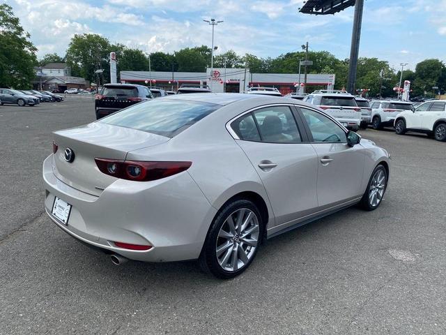Photo of 2023 Platinum Quartz Metallic Mazda Mazda3