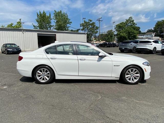 Photo of 2016 Alpine White BMW 528