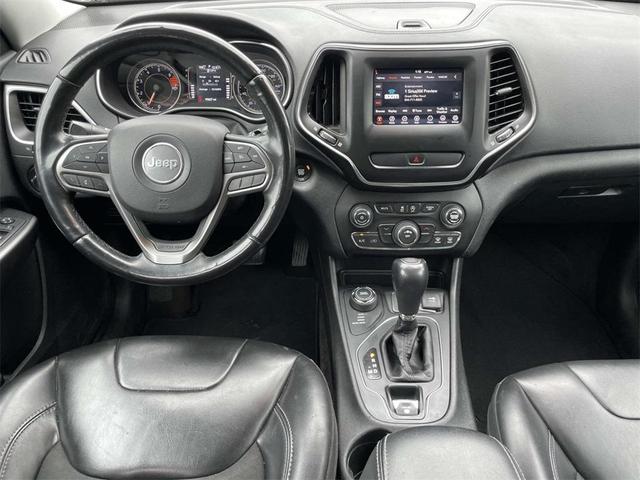 Photo of 2019 Diamond Black Jeep Cherokee
