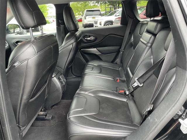 Photo of 2019 Diamond Black Jeep Cherokee