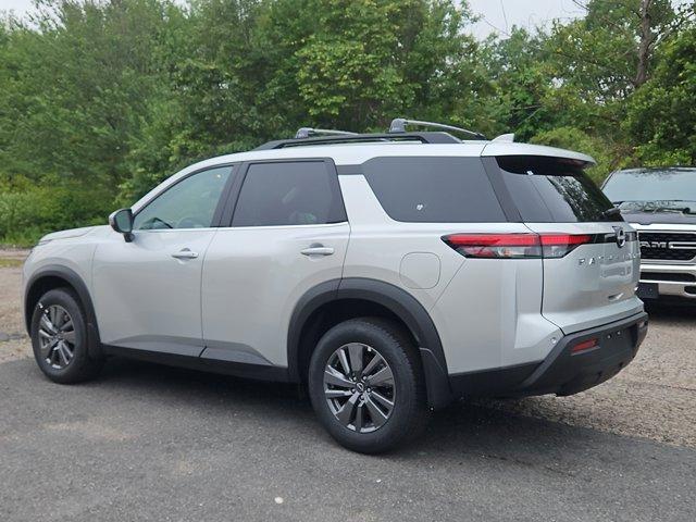 Photo of 2025 Brilliant Silver Metallic Nissan Pathfinder