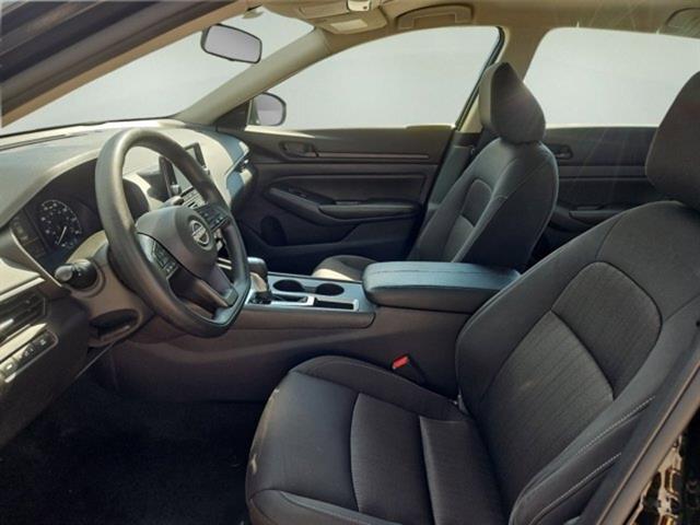 Photo of 2023 Black Nissan Altima