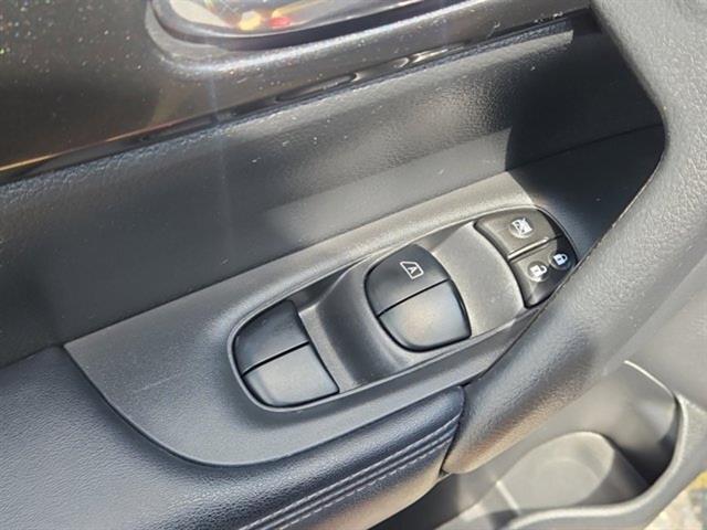 Photo of 2018 Caspian Blue Nissan Rogue