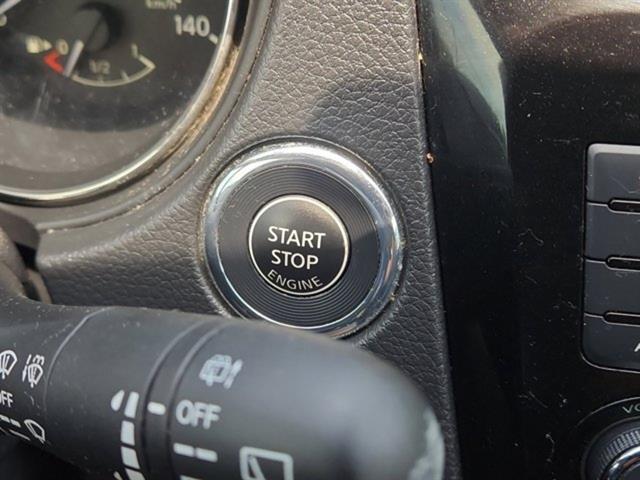 Photo of 2018 Caspian Blue Nissan Rogue