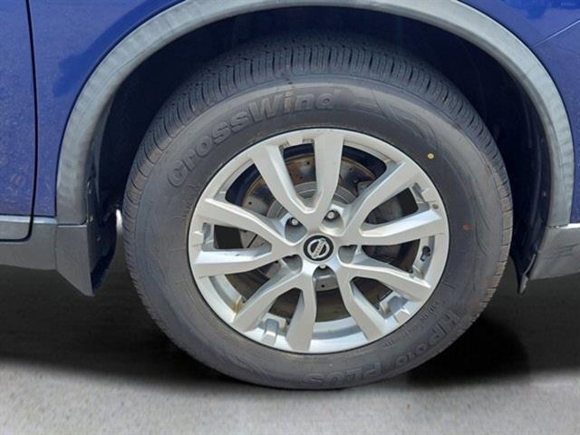 Photo of 2018 Caspian Blue Nissan Rogue
