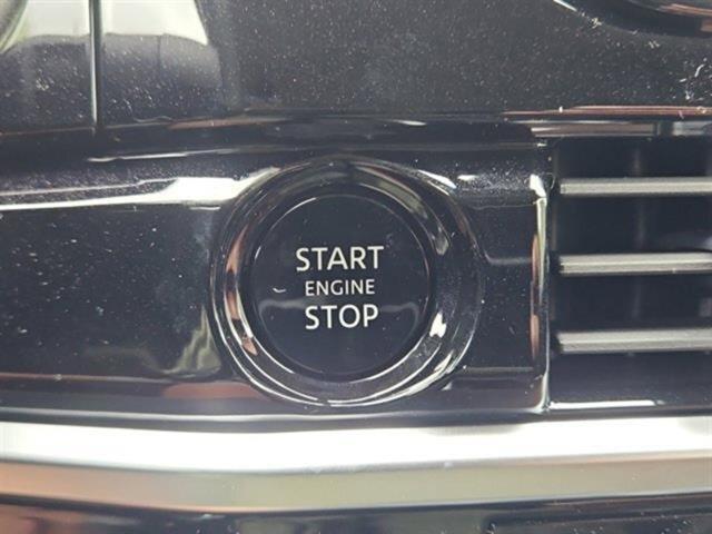 Photo of 2025 Black Nissan Pathfinder