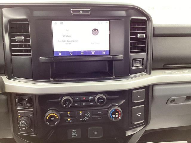 Photo of 2025 Oxford White Ford F-350