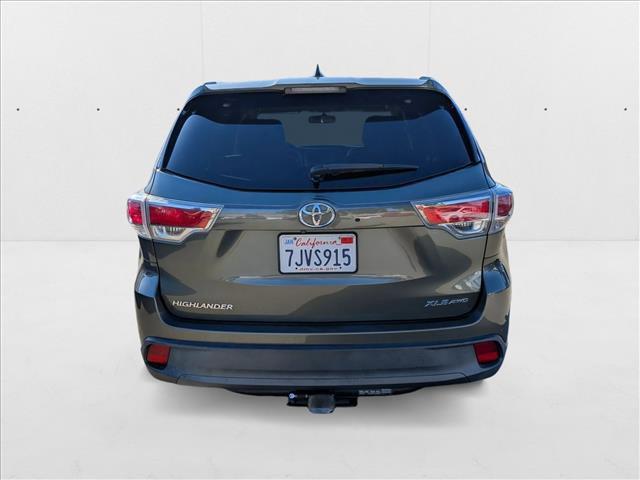 Photo of 2015 Alumina Jade Metallic Toyota Highlander