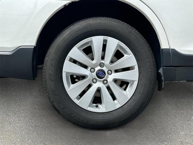 Photo of 2019 Crystal White Pearl Subaru Outback