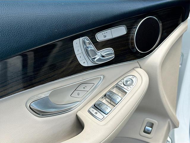 Photo of 2021 White Mercedes-Benz GLC 300