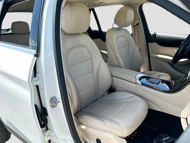 Photo of 2021 White Mercedes-Benz GLC 300