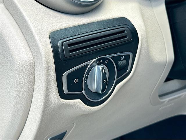 Photo of 2021 White Mercedes-Benz GLC 300