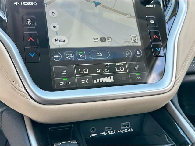 Photo of 2025 White Pearl Subaru Outback