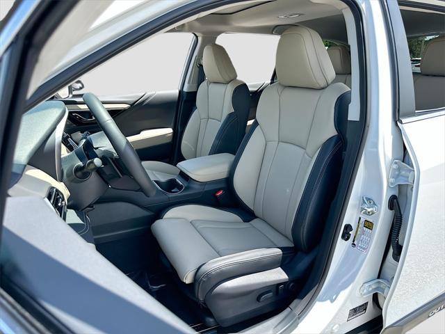 Photo of 2025 White Pearl Subaru Outback