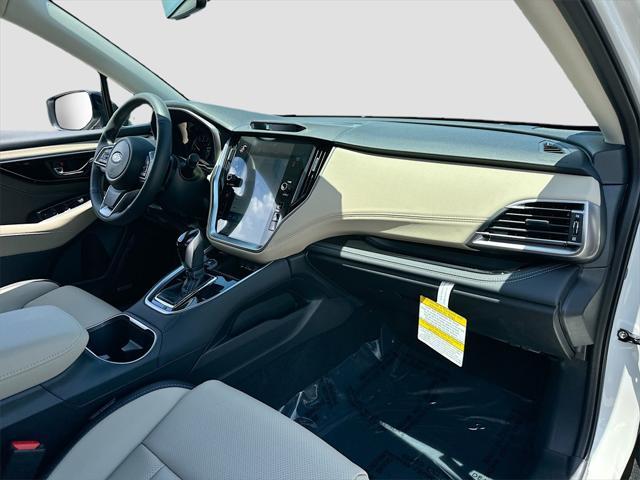 Photo of 2025 White Pearl Subaru Outback