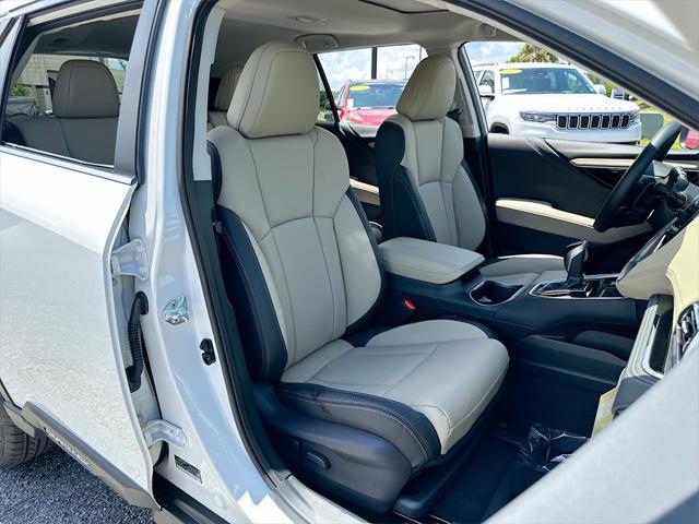 Photo of 2025 White Pearl Subaru Outback