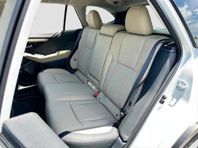 Photo of 2025 White Pearl Subaru Outback