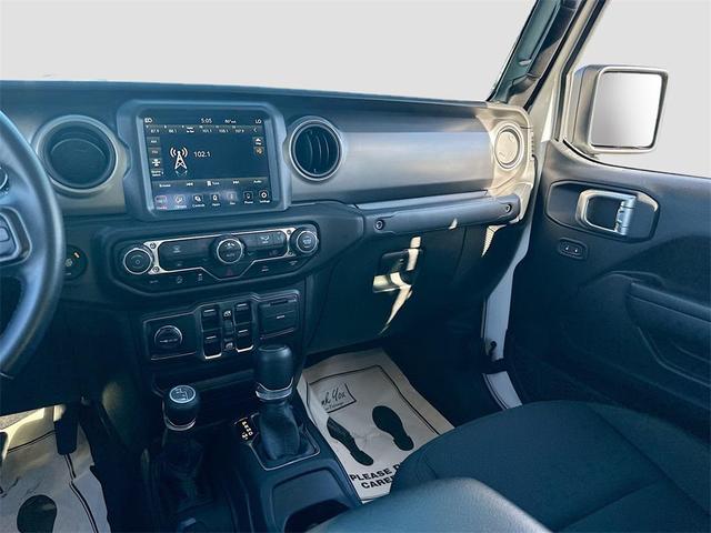 Photo of 2021 Bright White Clearcoat Jeep Gladiator