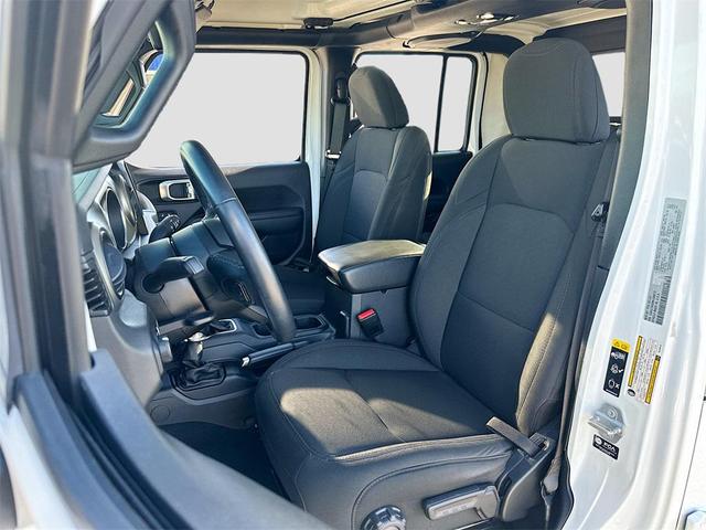 Photo of 2021 Bright White Clearcoat Jeep Gladiator