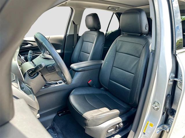 Photo of 2020 Silver Ice Metallic Chevrolet Equinox