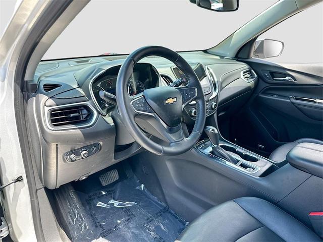 Photo of 2020 Silver Ice Metallic Chevrolet Equinox