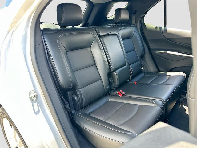 Photo of 2020 Silver Ice Metallic Chevrolet Equinox