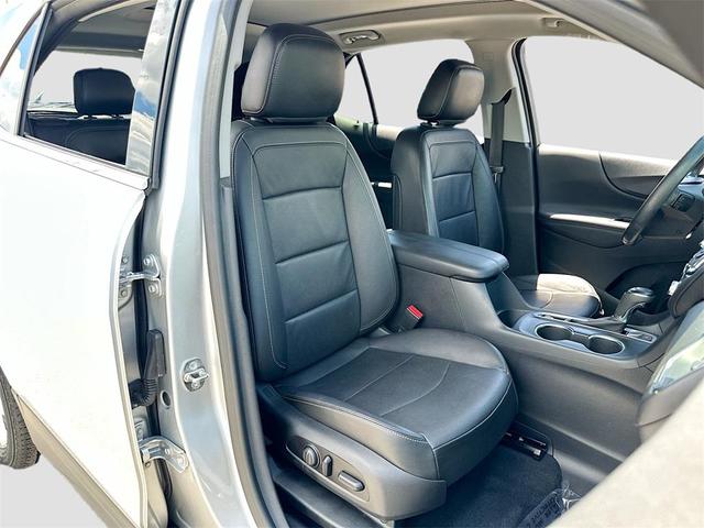 Photo of 2020 Silver Ice Metallic Chevrolet Equinox