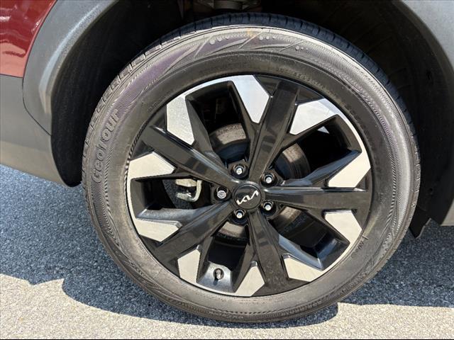 Photo of 2024 Dawning Red Kia Sportage