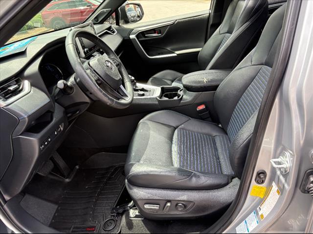Photo of 2019 Silver Sky Metallic w/Black Roof Toyota RAV4 Hybrid