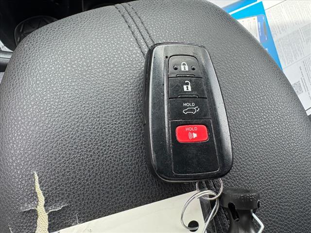Photo of 2019 Silver Sky Metallic w/Black Roof Toyota RAV4 Hybrid