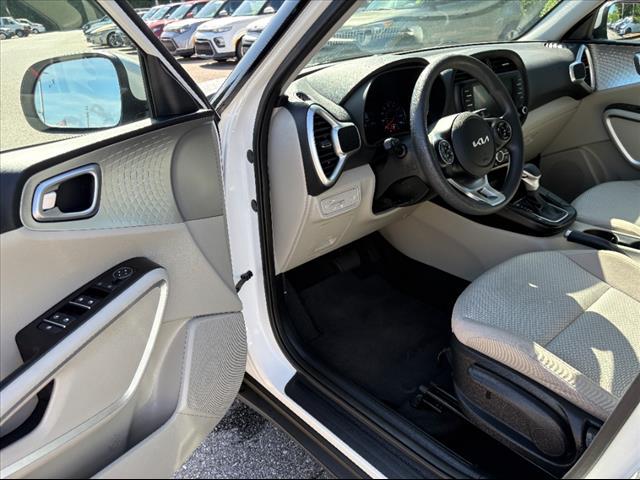 Photo of 2022 Snow White Pearl Kia Soul