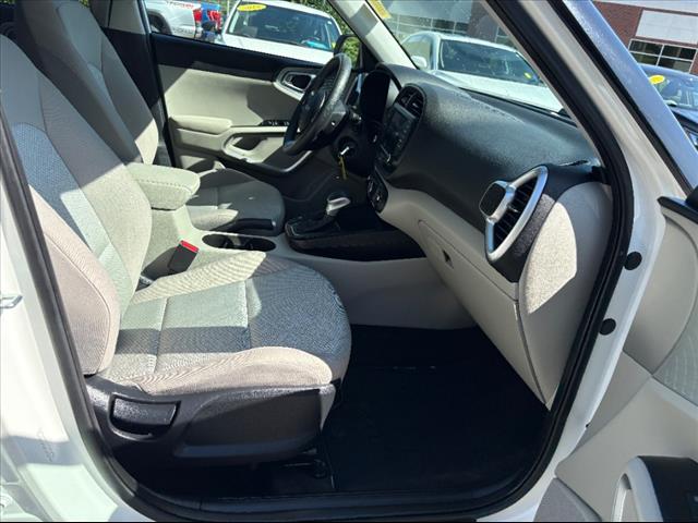 Photo of 2022 Snow White Pearl Kia Soul