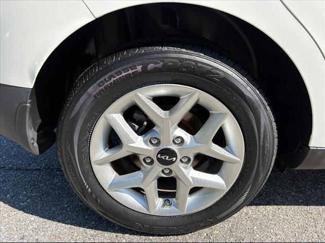 Photo of 2022 Snow White Pearl Kia Soul