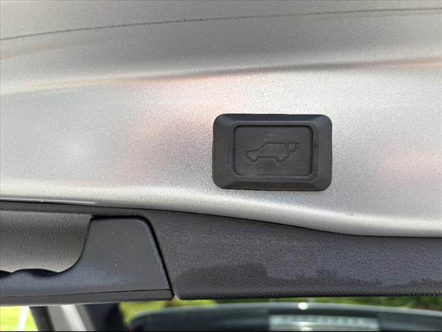 Photo of 2019 Silver Sky Metallic w/Black Roof Toyota RAV4 Hybrid
