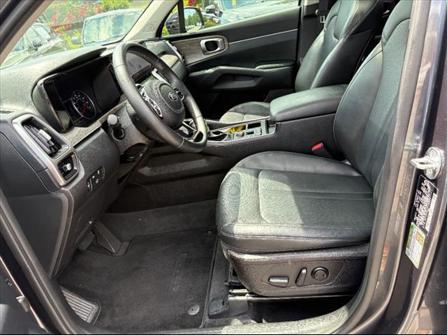 Photo of 2021 Gravity Grey Kia Sorento