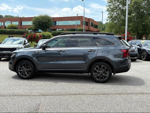 Photo of 2021 Gravity Grey Kia Sorento