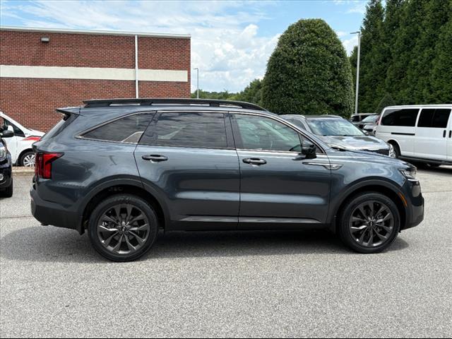 Photo of 2021 Gravity Grey Kia Sorento