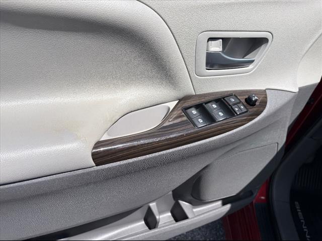 Photo of 2019 Salsa Red Pearl Toyota Sienna