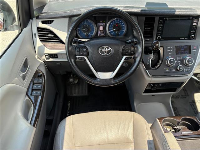 Photo of 2019 Salsa Red Pearl Toyota Sienna