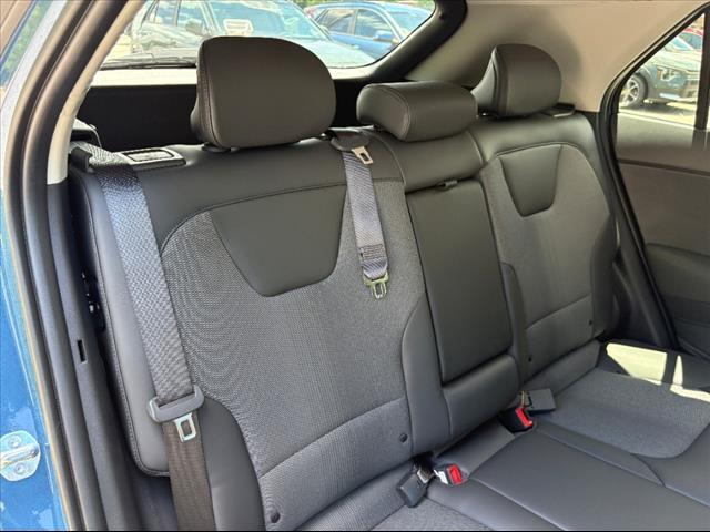 Photo of 2025 Mineral Blue Kia Niro