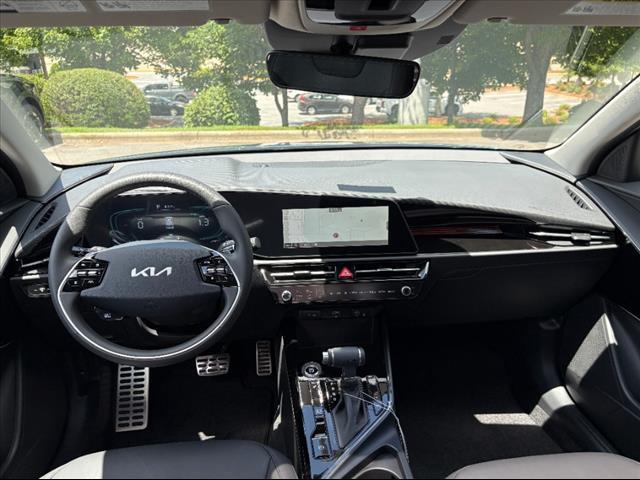 Photo of 2025 Mineral Blue Kia Niro