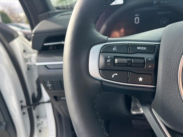 Photo of 2025 Snow White Pearl Kia K5